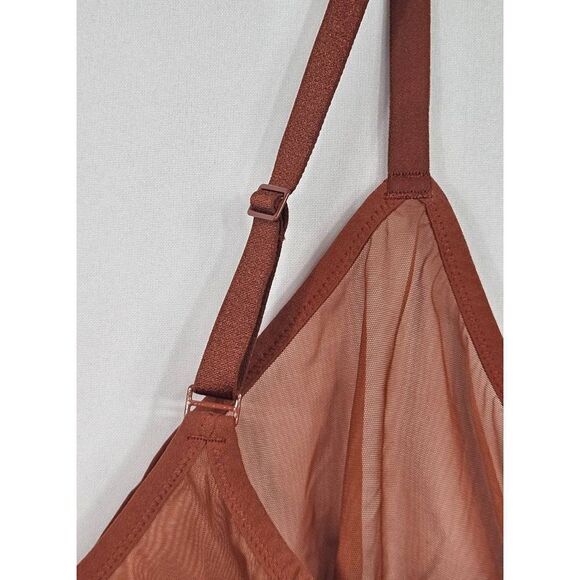 Skims Triangle bra Nwt - Picture 7 of 10